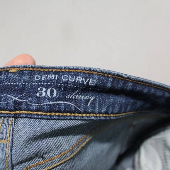 Levi's Women Blue Jeans Demi Curve Casual Size 30 - Picture 11 of 11